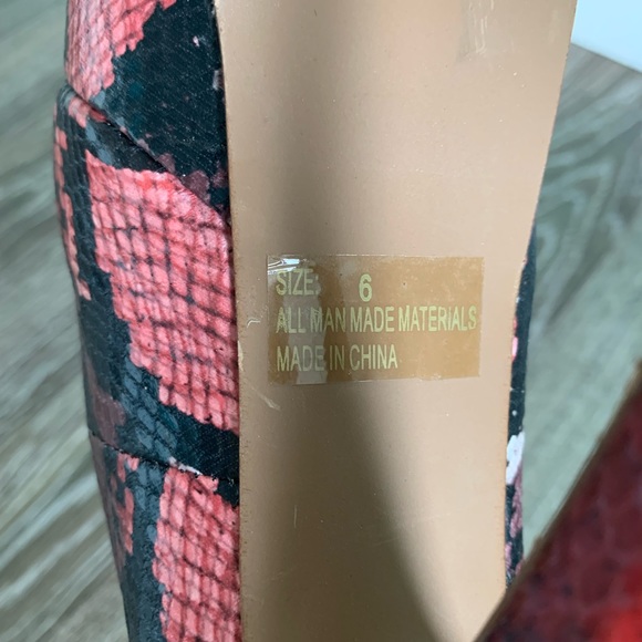 Qupid 5” Stilettos Size 6 - Picture 6 of 6